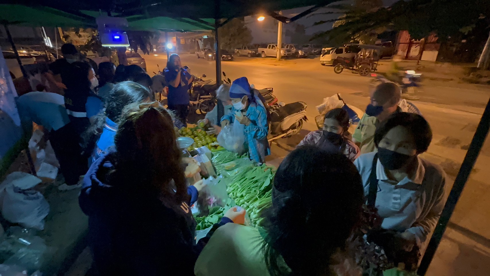 title - ส.ป.ก.สุโขทัย ร่วมใจส่งสุขปีใหม่ มอบให้ประชาชน